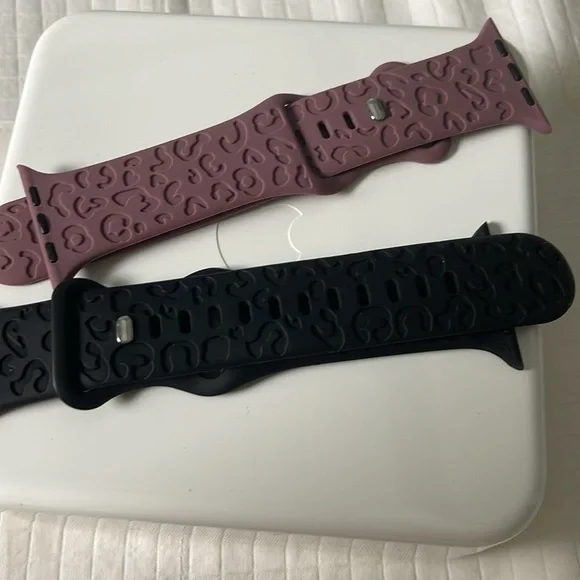 Apple Watch box with (2) 44mm bands - Picture 3 of 3